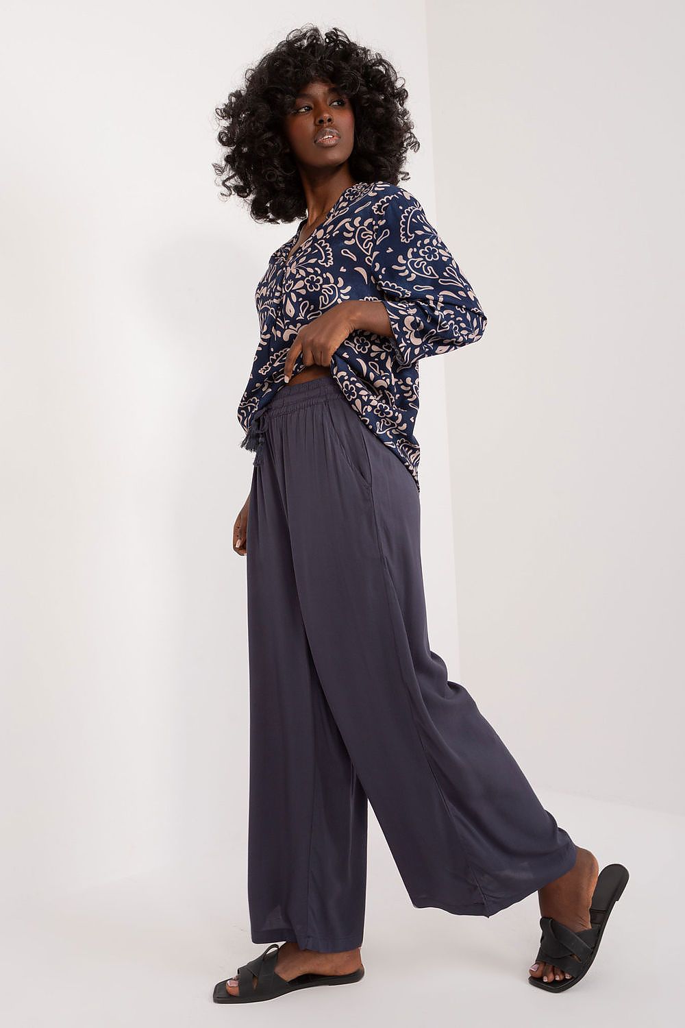  Women trousers model 197539 Sublevel 