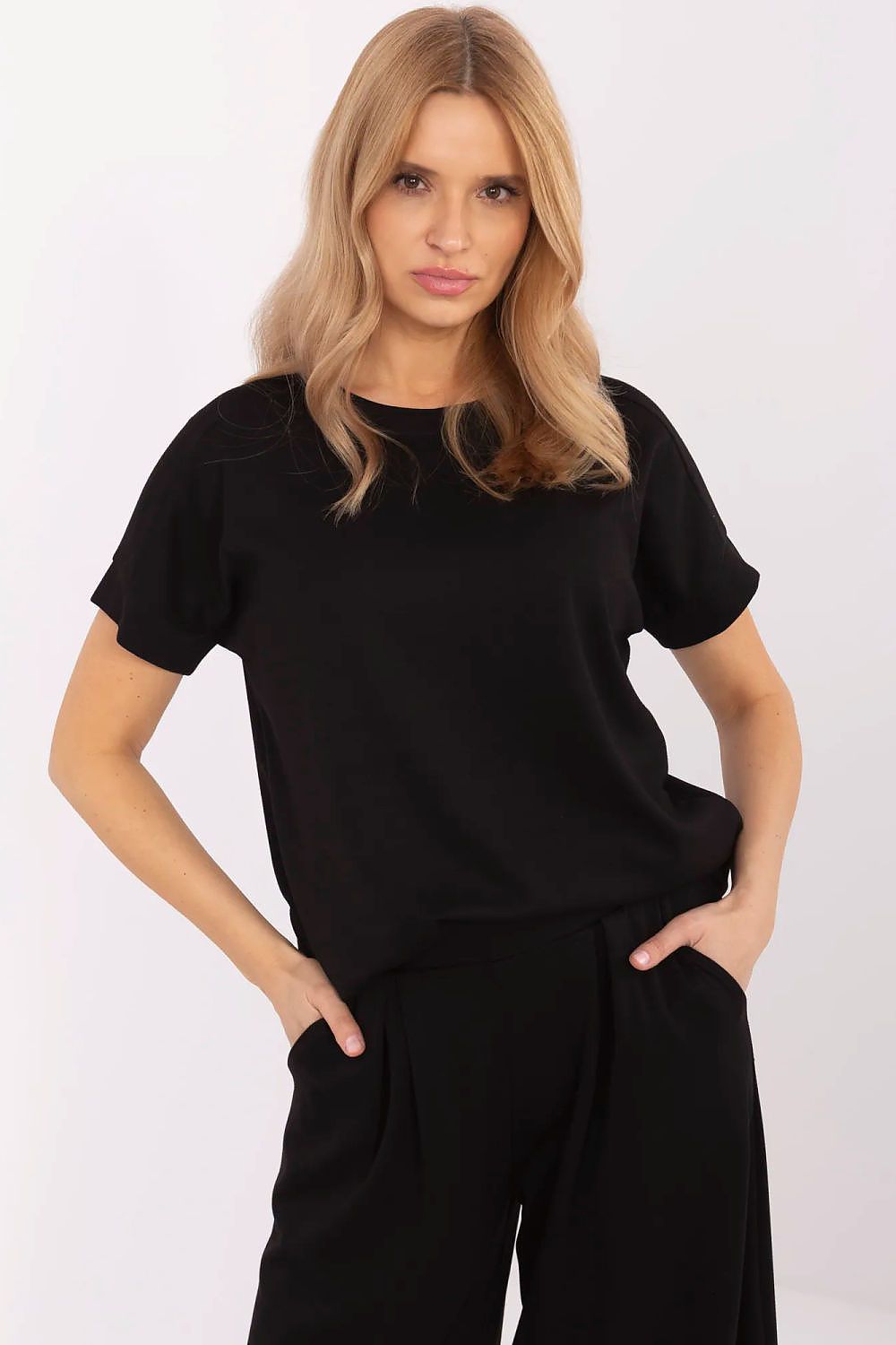 Blouse model 209848 Relevance - Toi ‘n’ Moi Ltd
