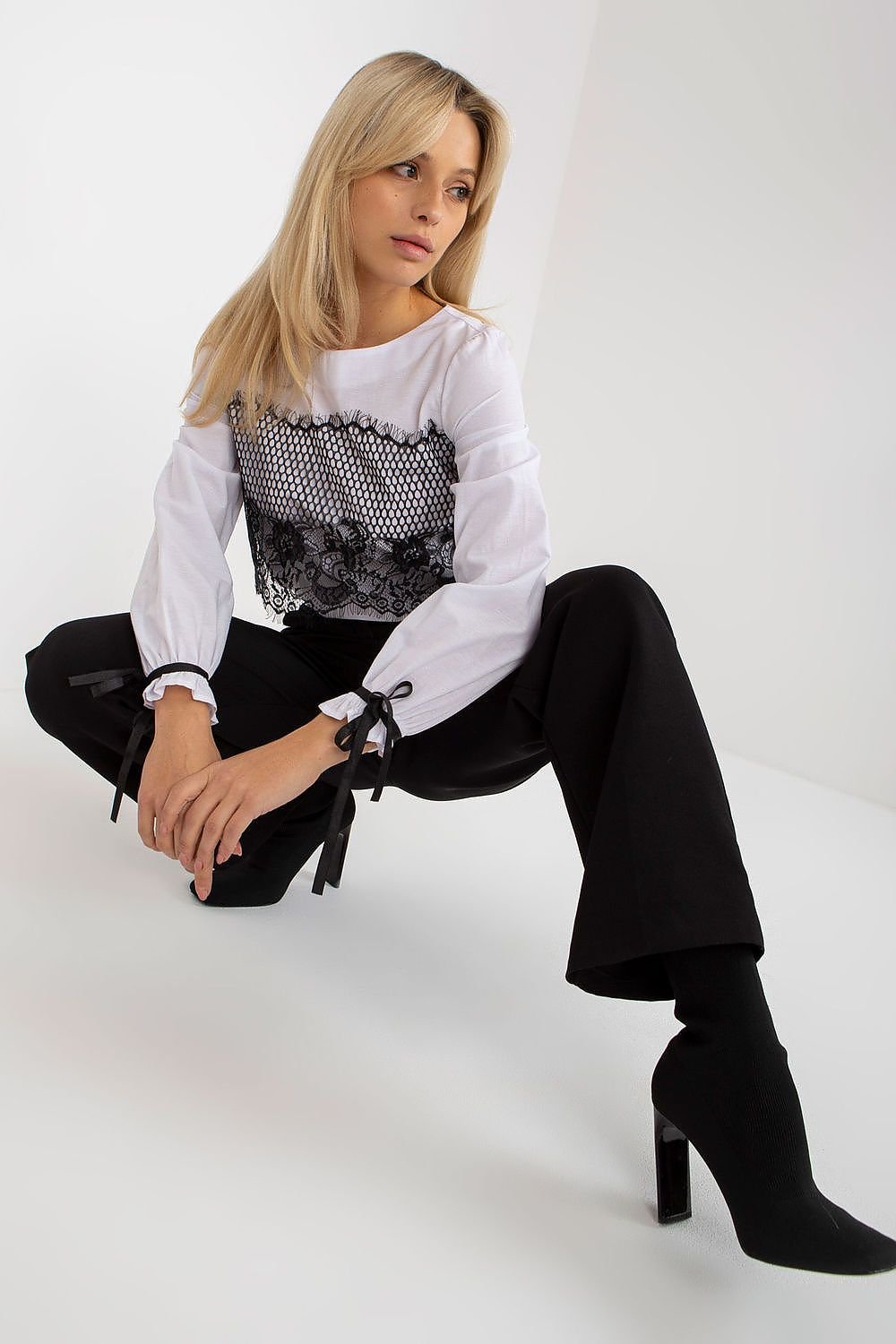 Blouse model 174462 Lakerta - Toi ‘n’ Moi Ltd