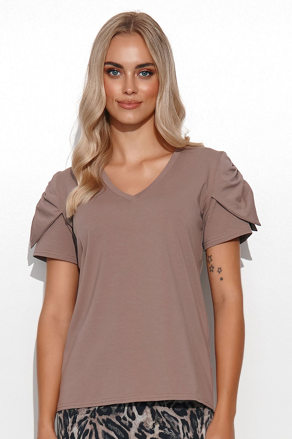 Blouse model 180759 Makadamia - Toi ‘n’ Moi Ltd