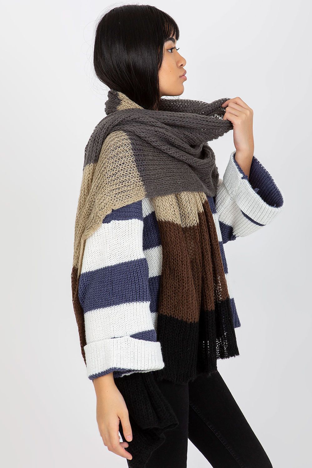  Shawl model 185901 AT 