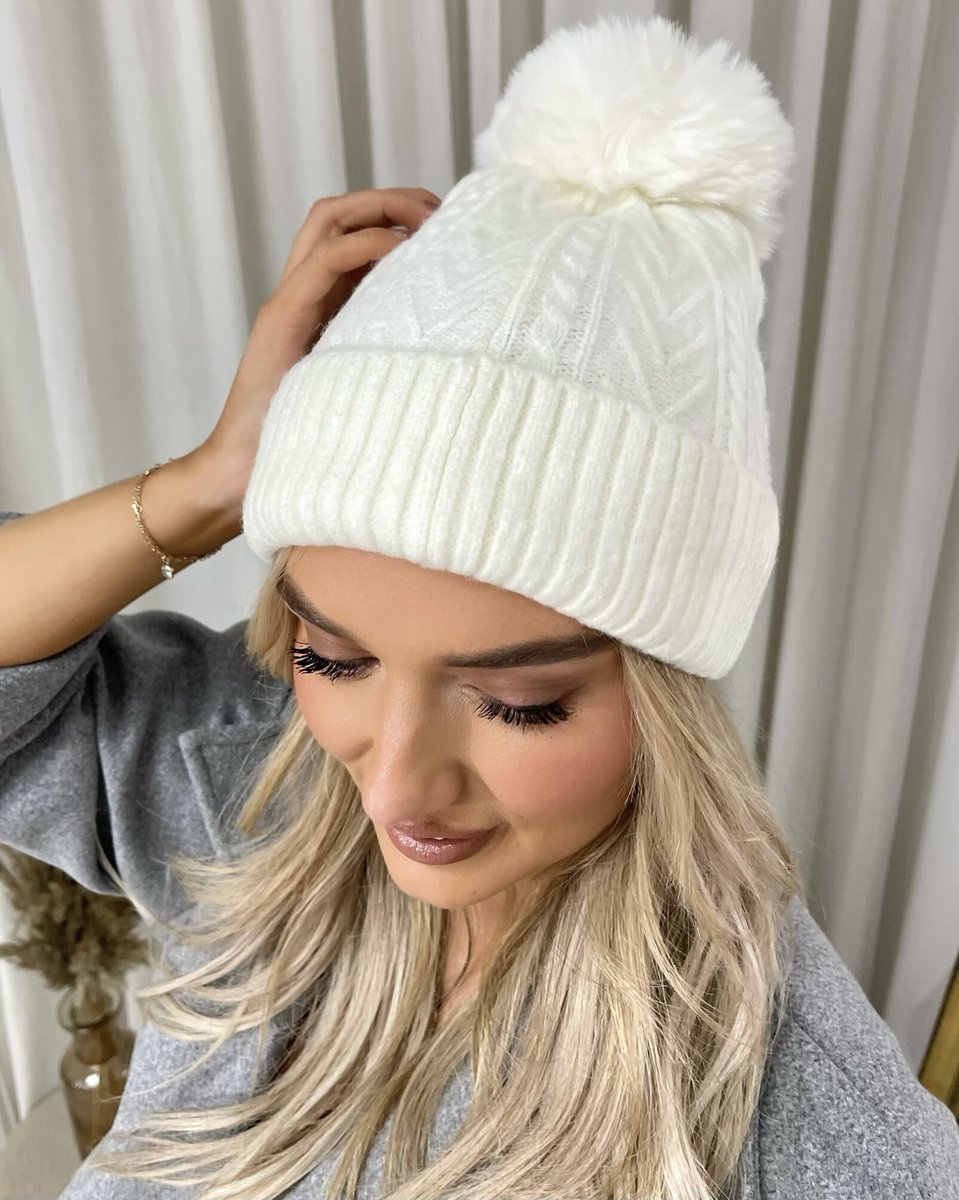 Chunky Knit Fur Pom Beanie Hat - Toi ‘n’ Moi Ltd